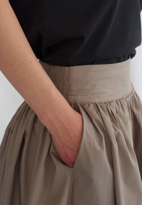 Grobund Shorter Skirt Beige