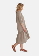 Load image into Gallery viewer, Kopi af Grobund Manilla Dress Sand