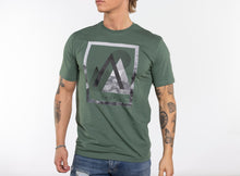 Load image into Gallery viewer, Mountain Tee Men Bottle Green